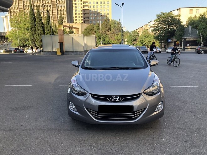 Hyundai Elantra-1