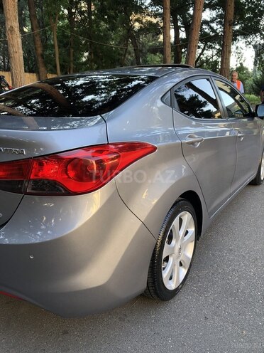Hyundai Elantra-5