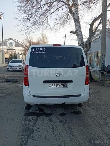 Hyundai H-1-2