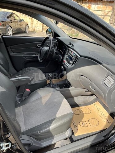 Kia Rio-5