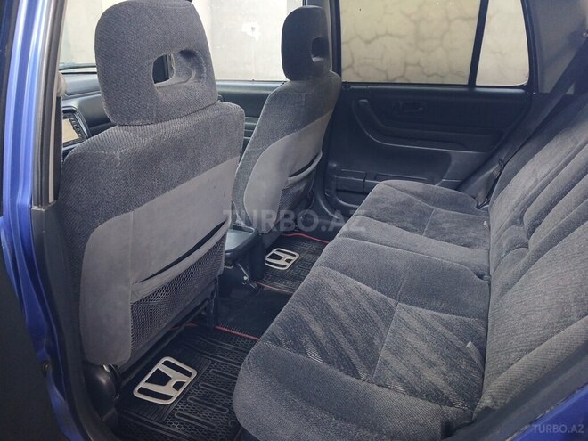 Honda CR-V-8