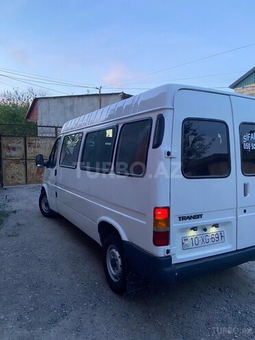 Ford Transit-5