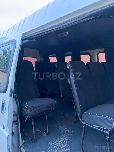 Ford Transit-8