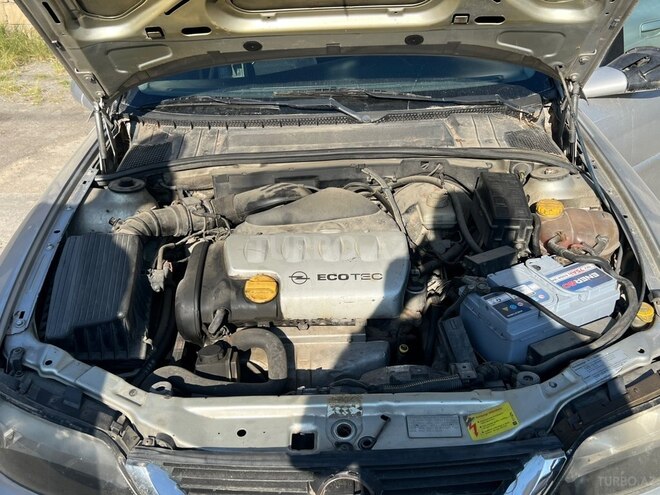 Opel Vectra-13