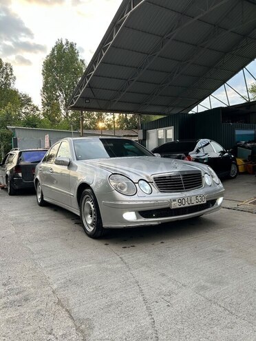 Mercedes E 220-2