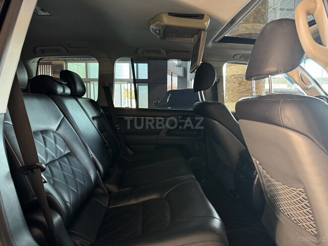 Toyota Land Cruiser-10