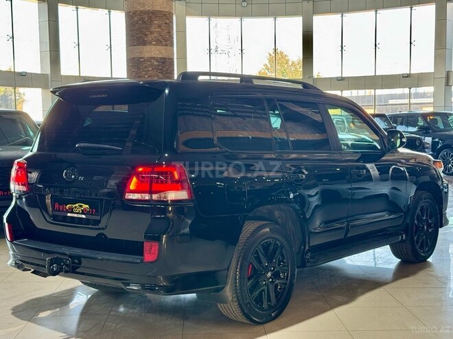 Toyota Land Cruiser-5