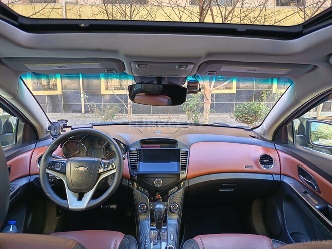 Chevrolet Cruze-12
