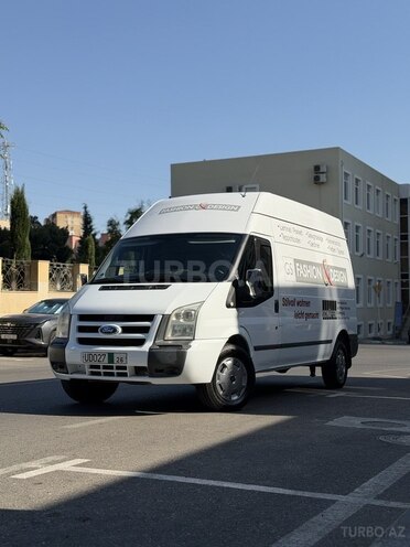 Ford Transit-6