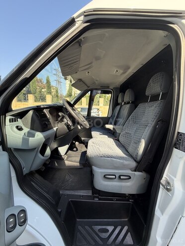 Ford Transit-28
