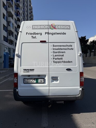 Ford Transit-13
