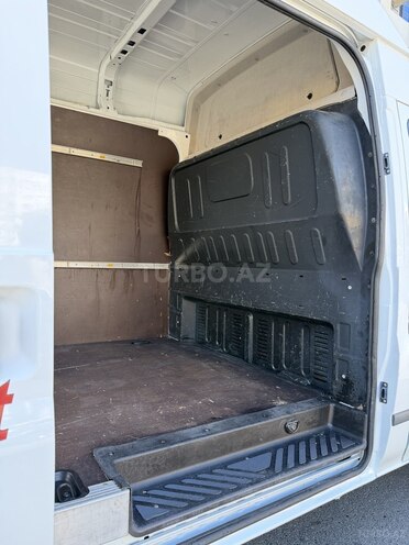Ford Transit-19