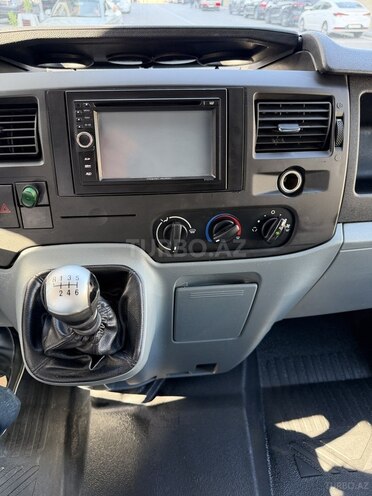 Ford Transit-25