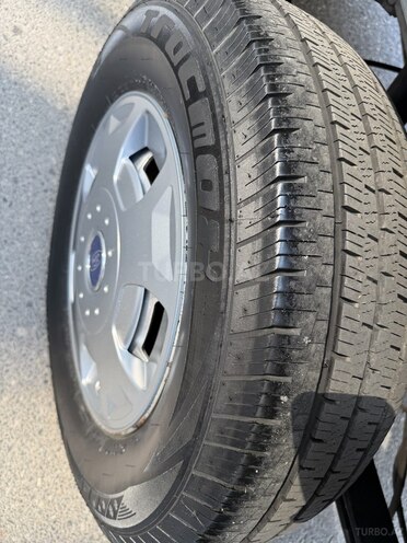 Ford Transit-22