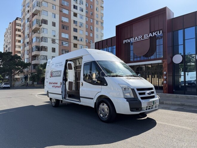 Ford Transit-17