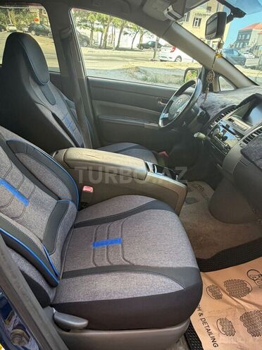 Toyota Prius-11