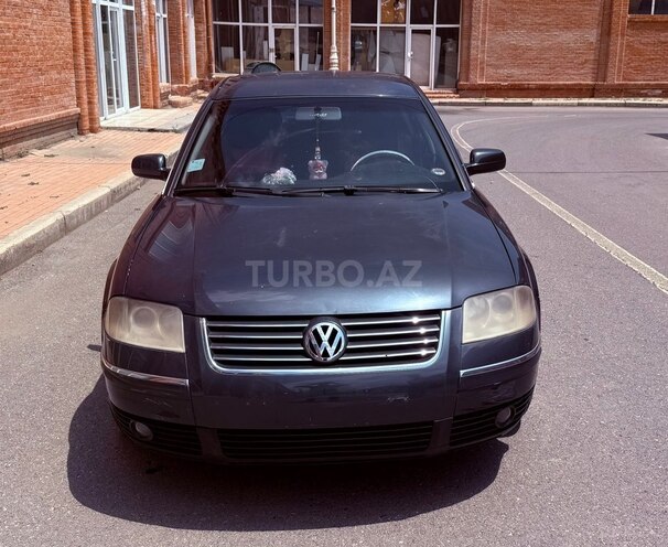 Volkswagen Passat-1