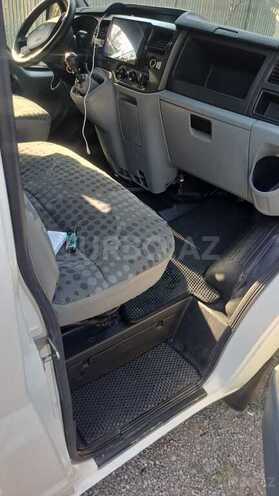 Ford Transit-7