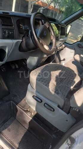 Ford Transit-6