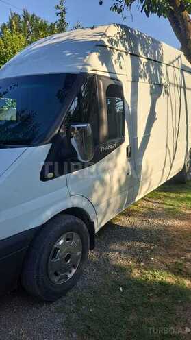 Ford Transit-3