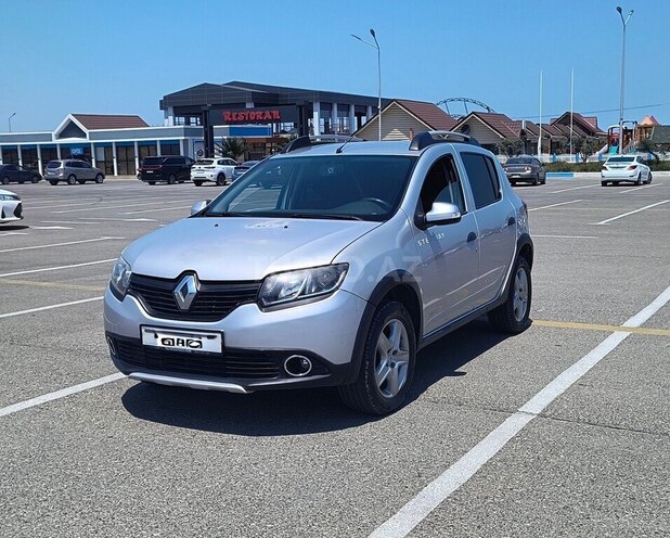 Renault Sandero Stepway-1