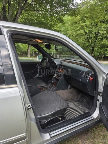 Mercedes C 180-7