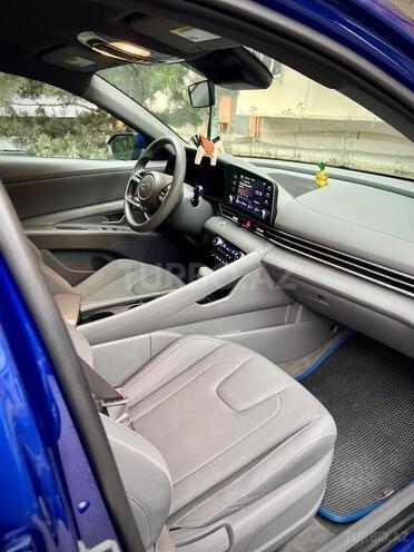 Hyundai Elantra-4