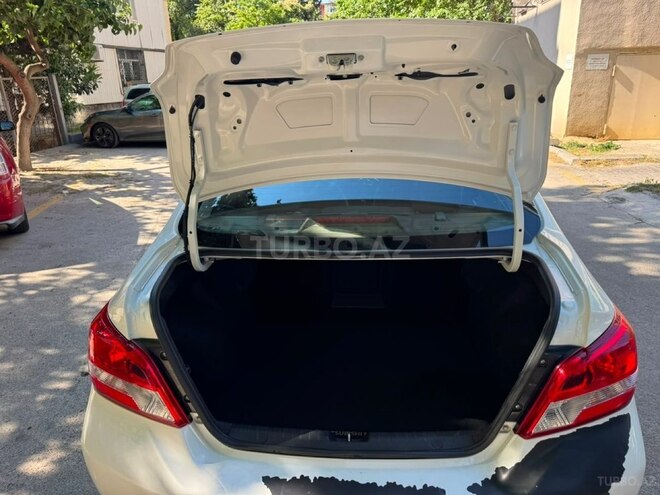 Mitsubishi Mirage-7