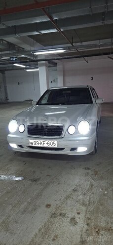 Mercedes E 240-2