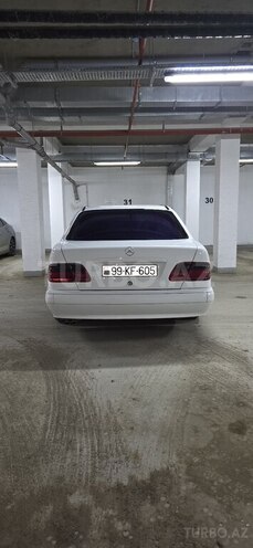 Mercedes E 240-3