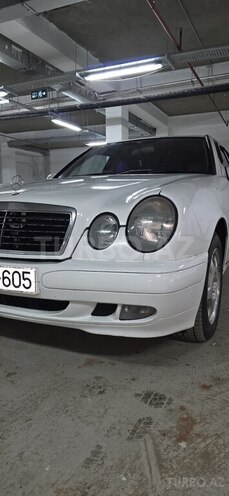 Mercedes E 240-5