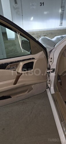 Mercedes E 240-8