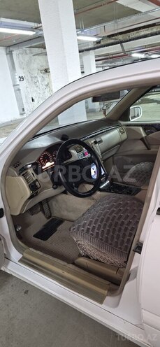 Mercedes E 240-9