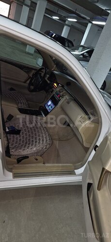 Mercedes E 240-10