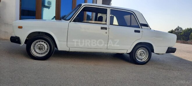 LADA (VAZ) 2107-4