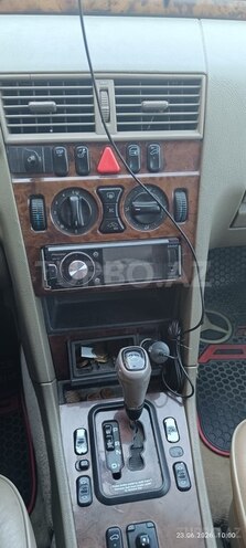 Mercedes C 230-6