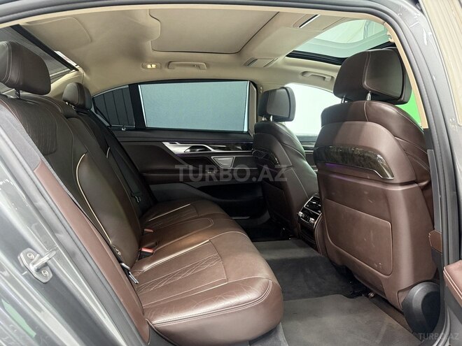 BMW 740-12