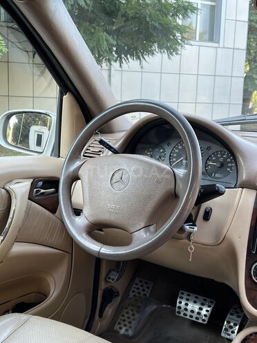 Mercedes ML 320-8