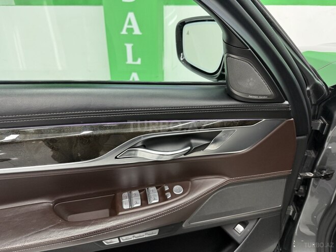 BMW 740-15