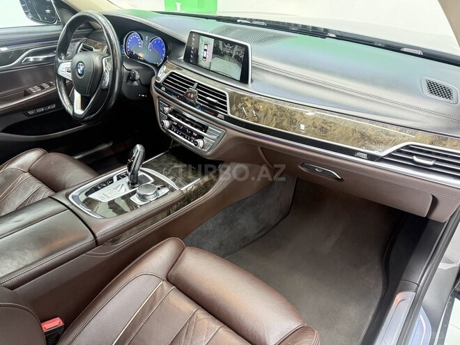 BMW 740-11