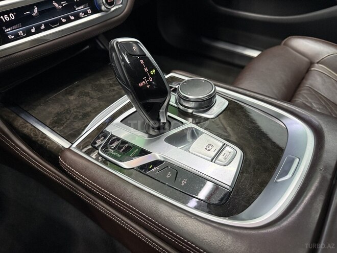 BMW 740-16