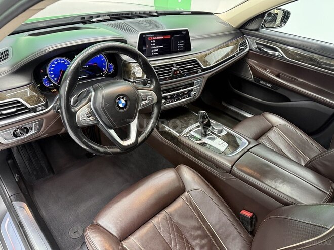 BMW 740-8