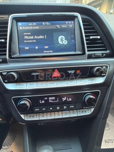 Hyundai Sonata-11