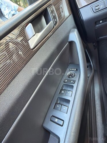 Hyundai Sonata-15