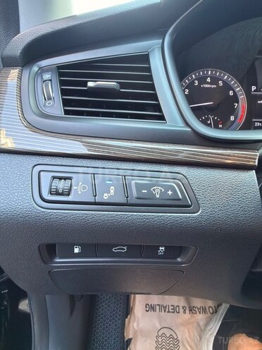 Hyundai Sonata-14