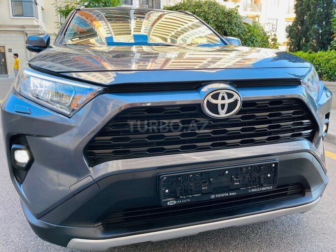 Toyota RAV4-1