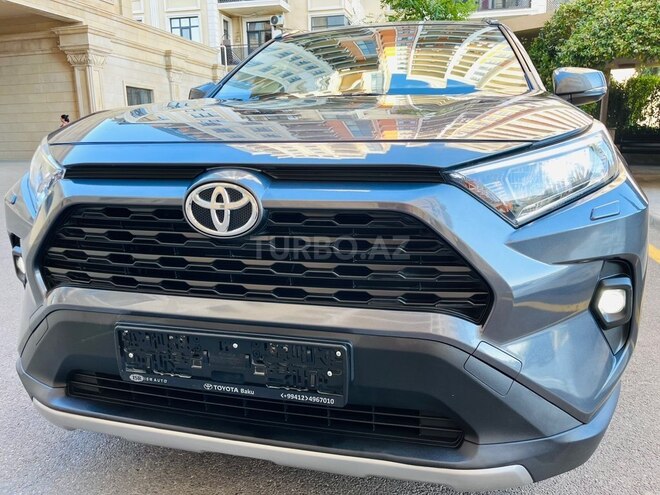 Toyota RAV4-9