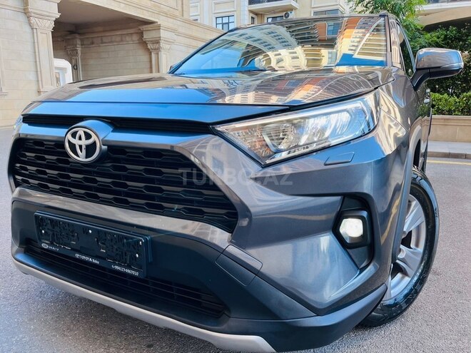 Toyota RAV4-11