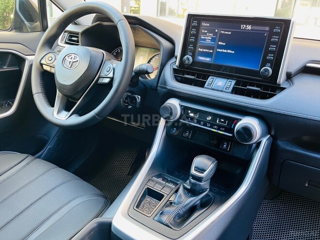 Toyota RAV4-14