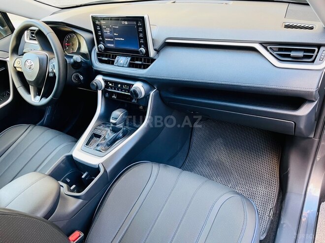Toyota RAV4-15